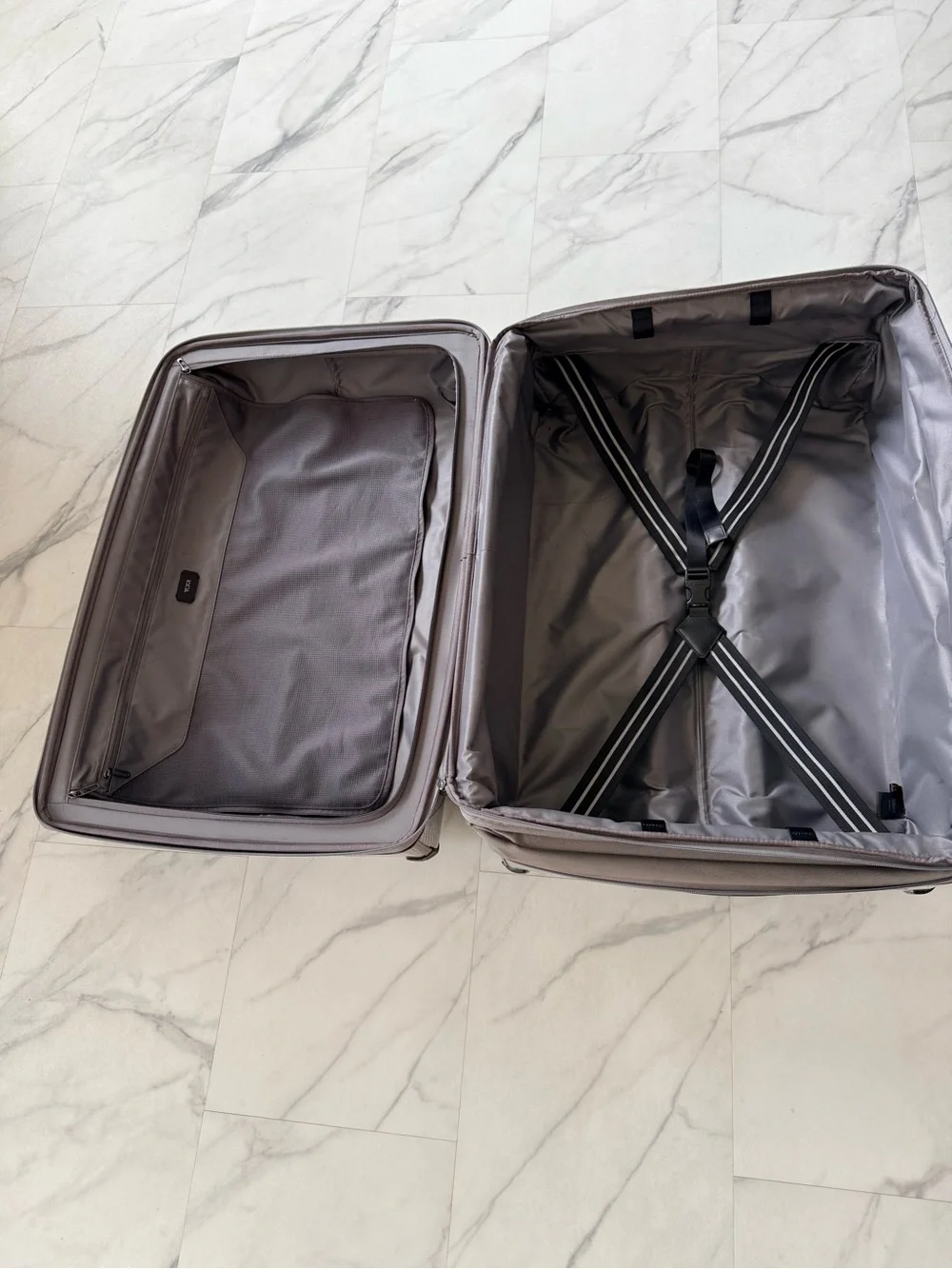 Tumi Hardshell Spinner Suitcase - Gray